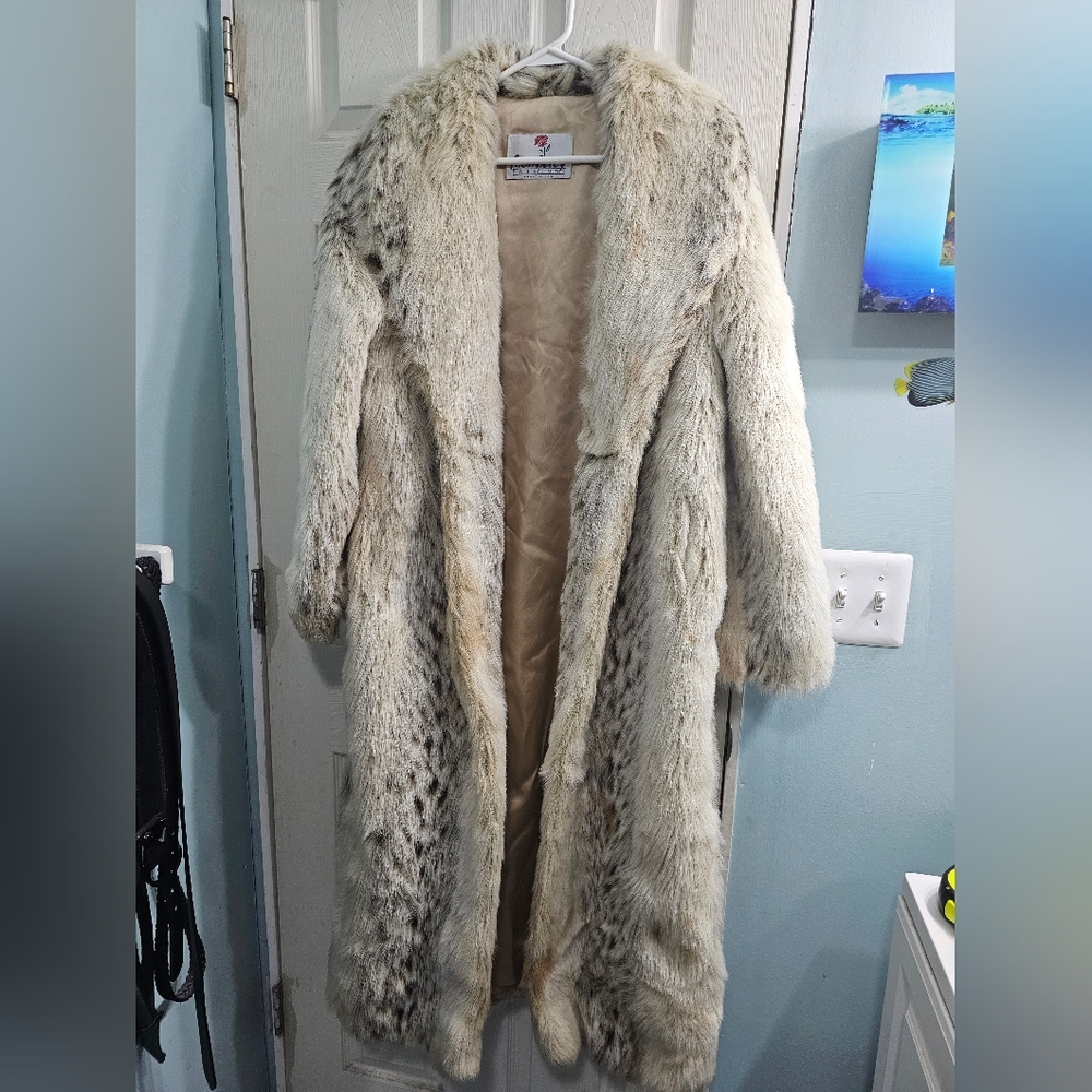 Monterey Fashions🤎 Fur Coat
